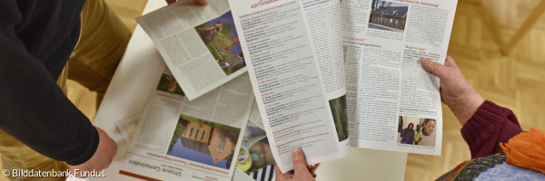 Informationsheft beim Treffen der ehrenamtlichen Redaktion